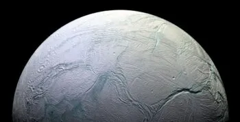 Enceladus’ta Bulunan Moleküller, Dünyadışı Yaşam İhtimalini Güçlendiriyor